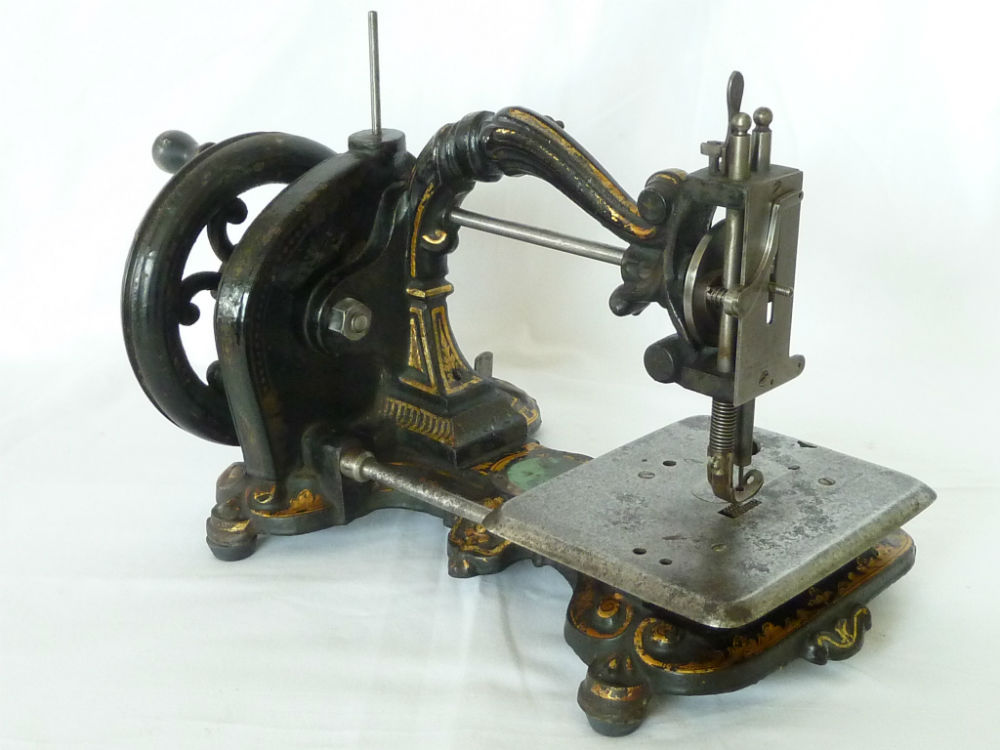 Queen of Hearts Coventry British Model Hand Sewing Machine James