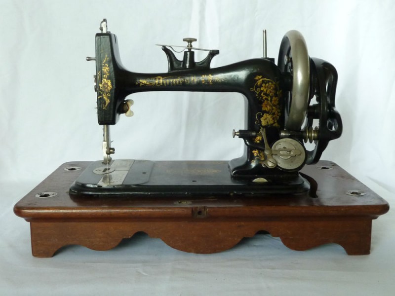 American Domestic 'A' Hand Sewing Machine circa 1890 Working Order