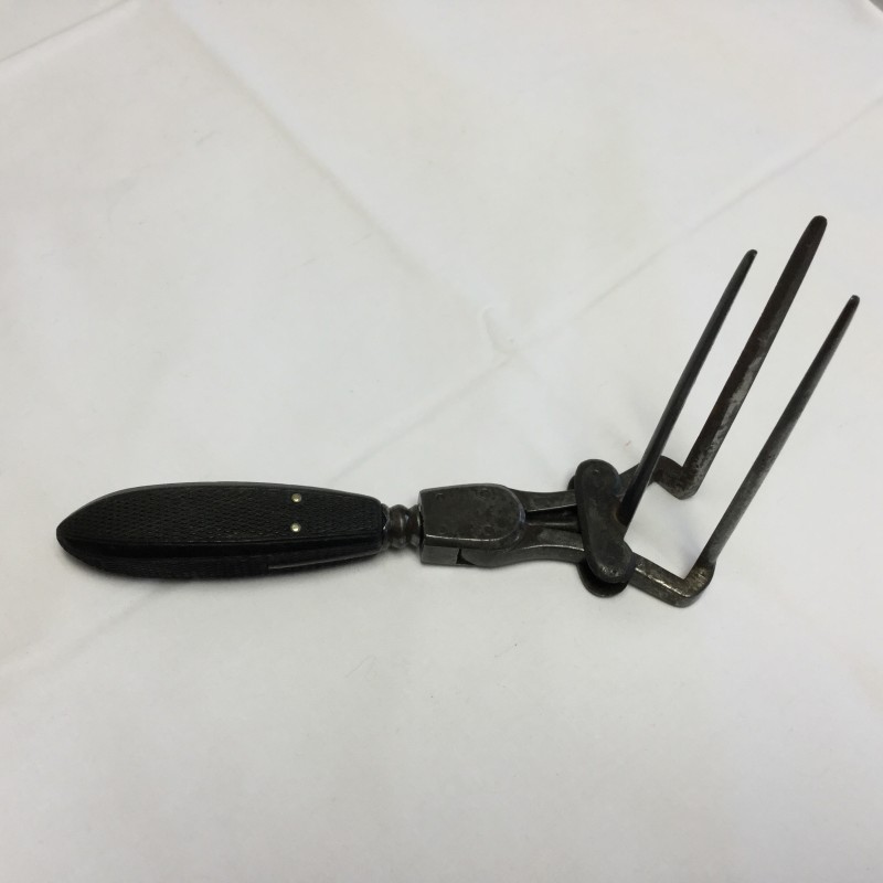 Ebony Speculum 102