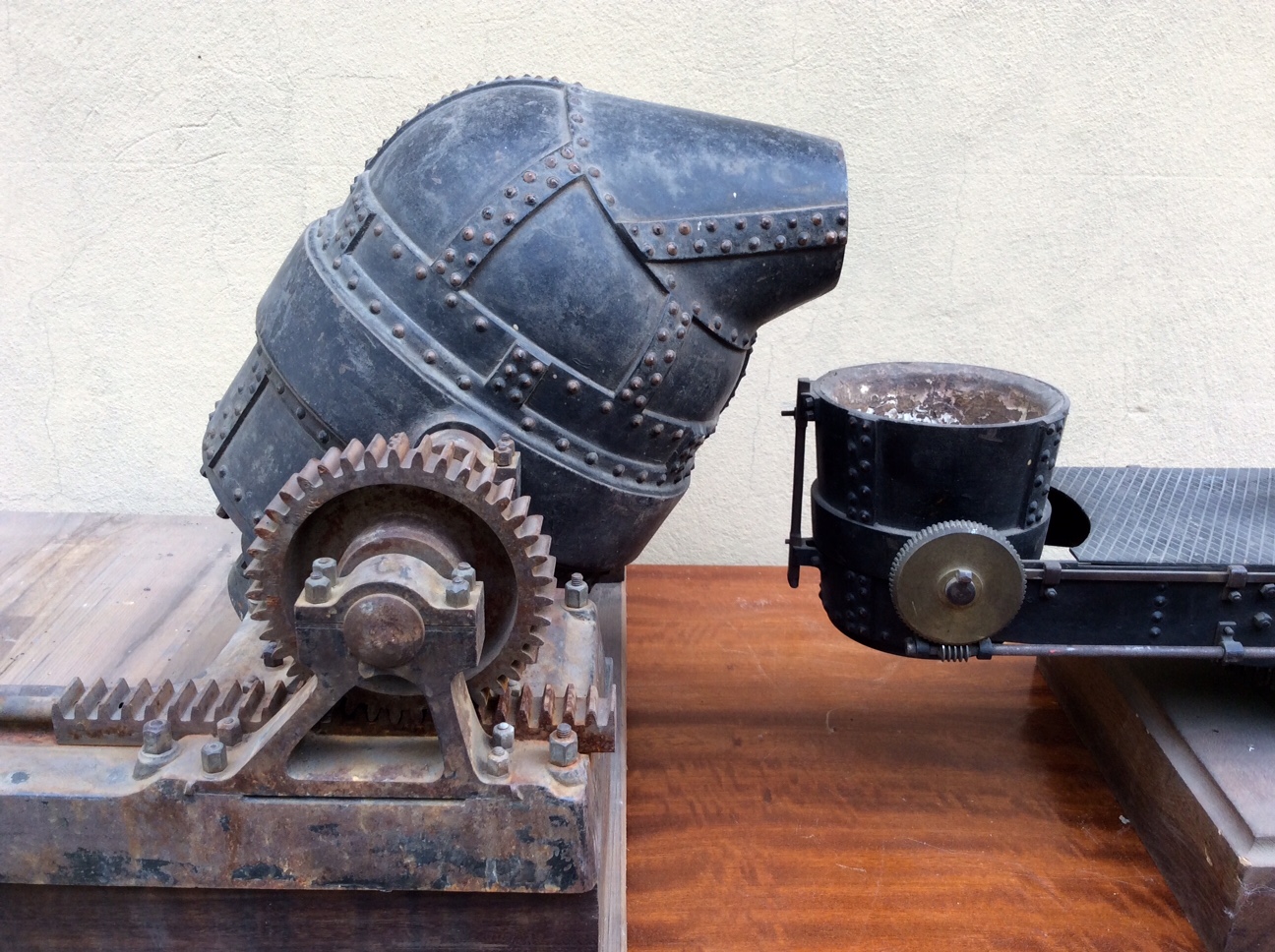 ITALIAN MODEL OF STEEL BESSEMER CONVERTER Fleaglass