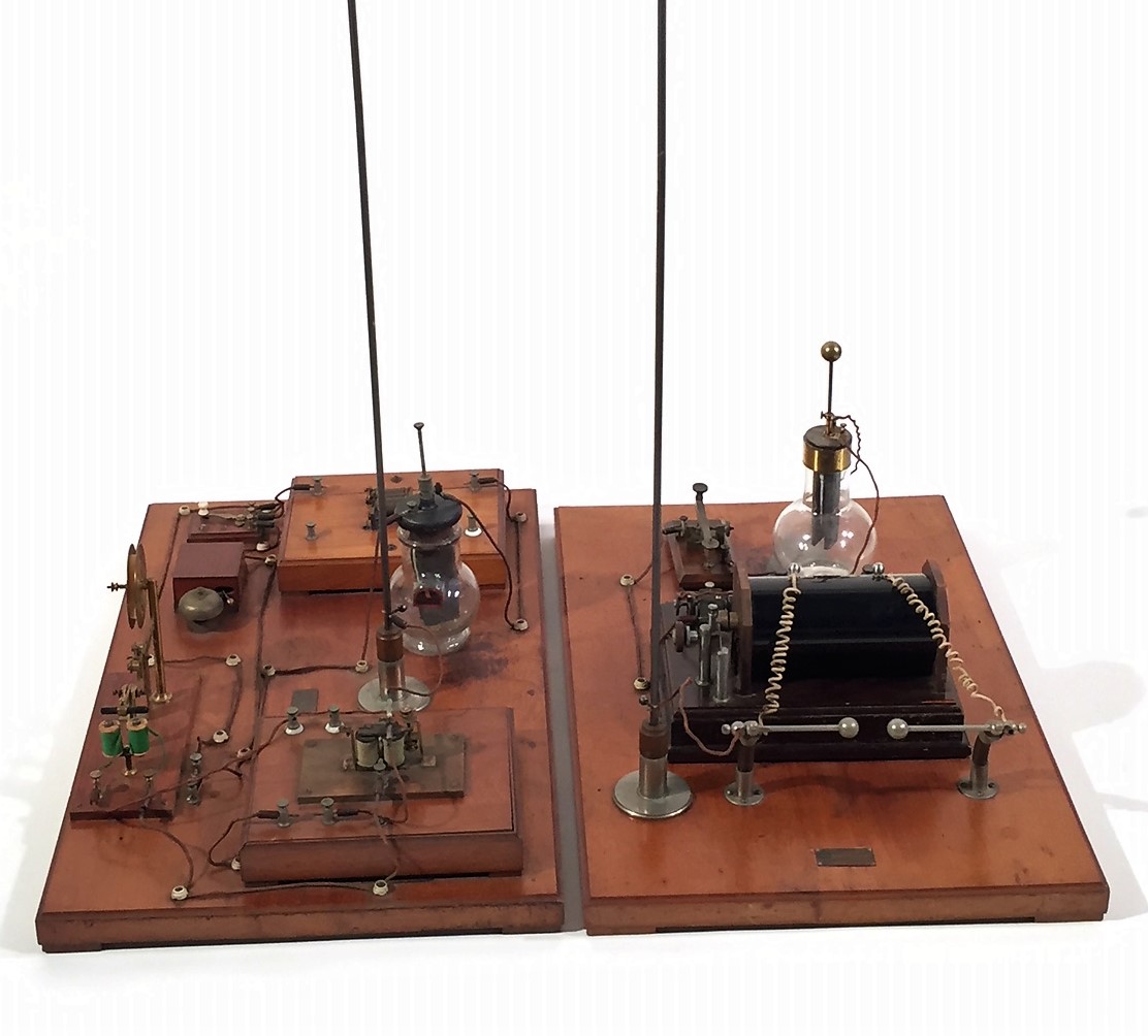 Arare pair of transmitters and receiver Marconi system. these stations
