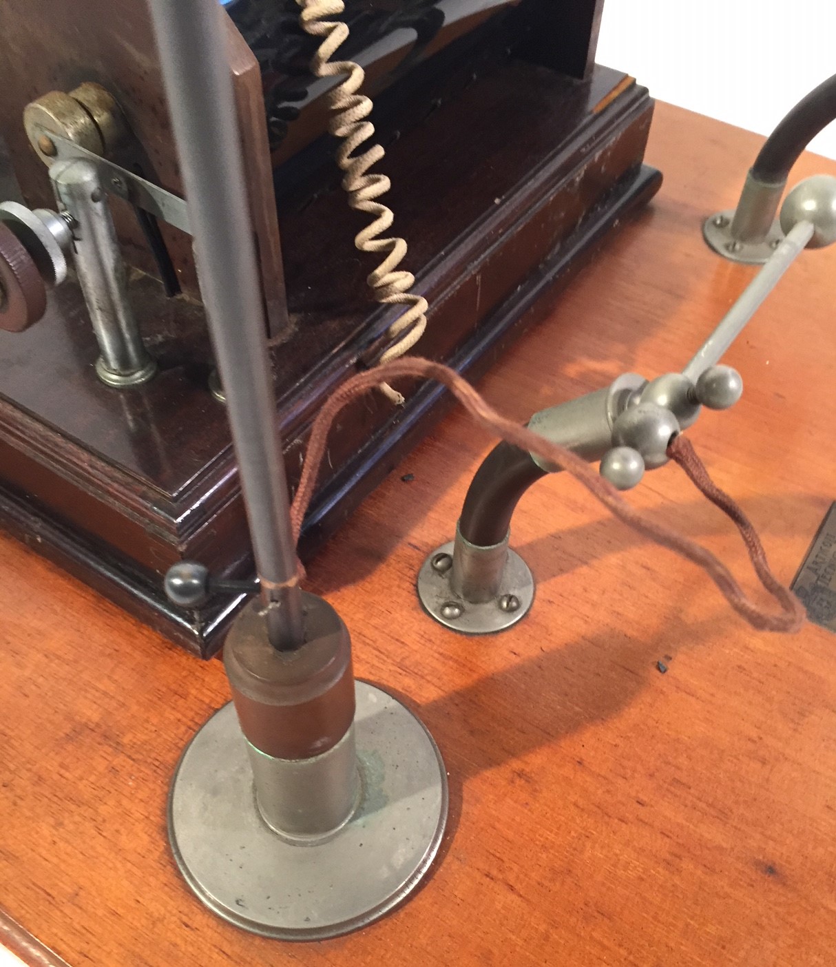 Arare pair of transmitters and receiver Marconi system. these stations