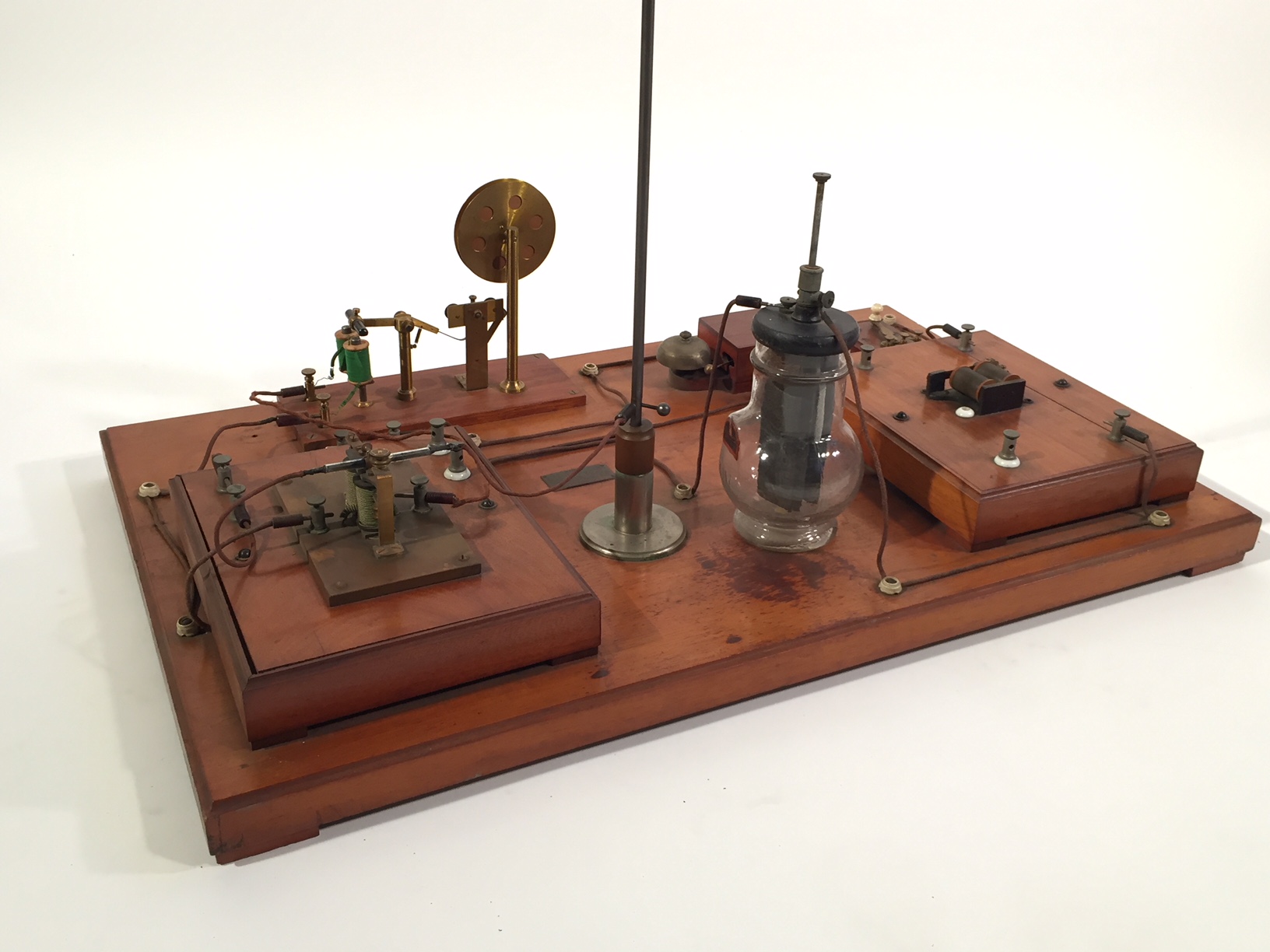 Arare pair of transmitters and receiver Marconi system. these stations