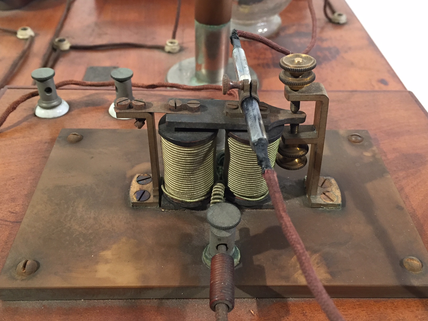 Arare pair of transmitters and receiver Marconi system. these stations