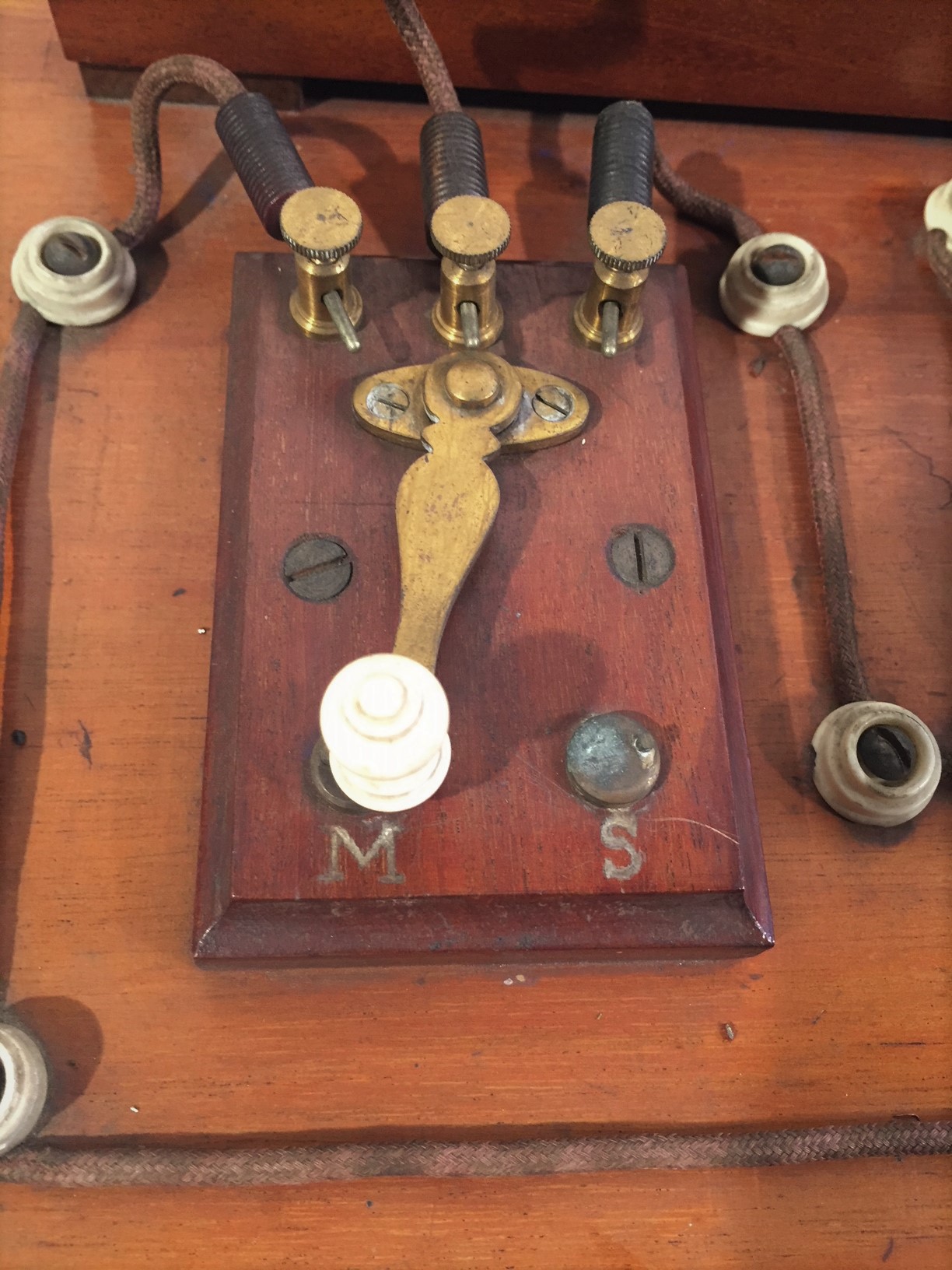 Arare pair of transmitters and receiver Marconi system. these stations