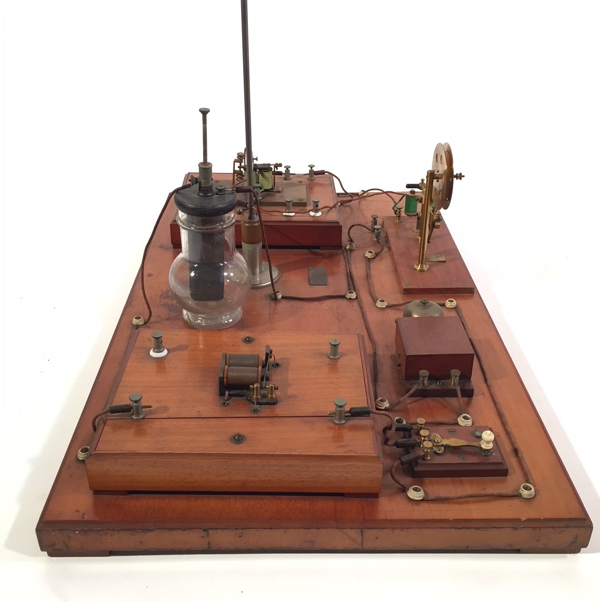 Arare pair of transmitters and receiver Marconi system. these stations