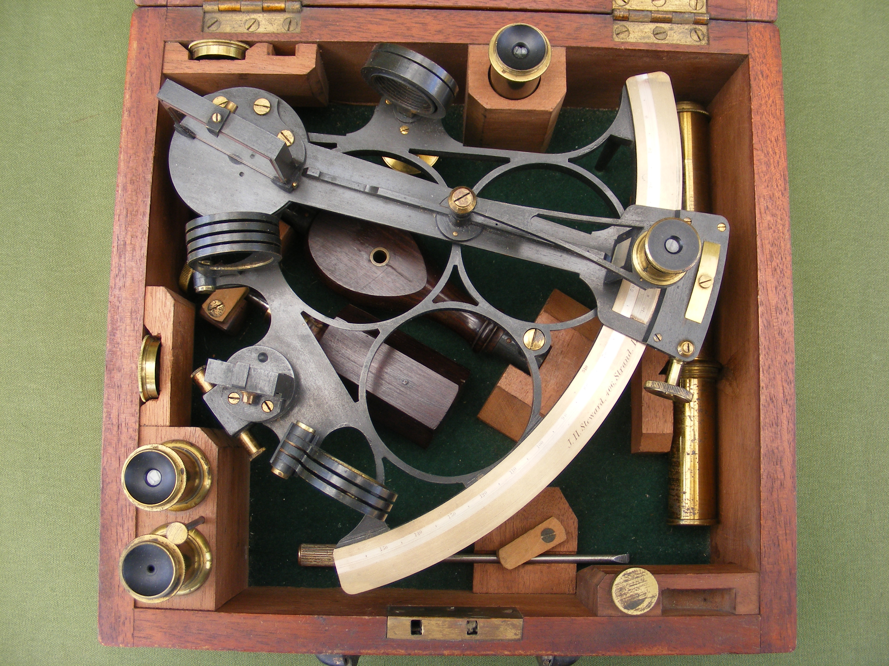 FINE HYDROGRAPHIC VERNIER SEXTANT Fleaglass