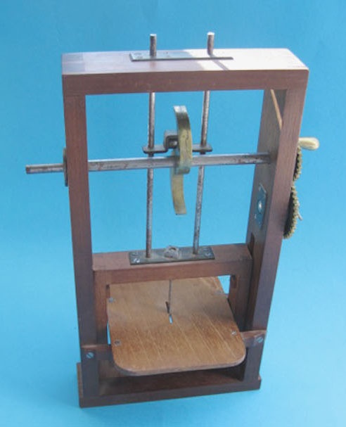 Fine Model of Mechanical Saw