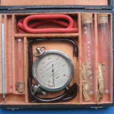 PROF. CLAUDE’S APPARATUS FOR MEASURING CEPHALO-RACHIDIEN  FLUID PRESSURE