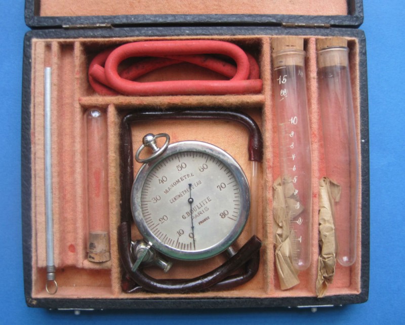 PROF. CLAUDE’S APPARATUS FOR MEASURING CEPHALO-RACHIDIEN  FLUID PRESSURE