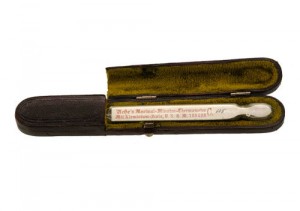 medical thermometer in case - van Leest Antiques (3)