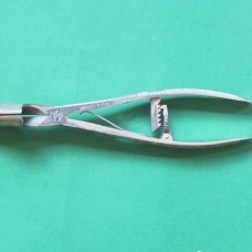 French Patented Metal Sprung and Lockable Forceps