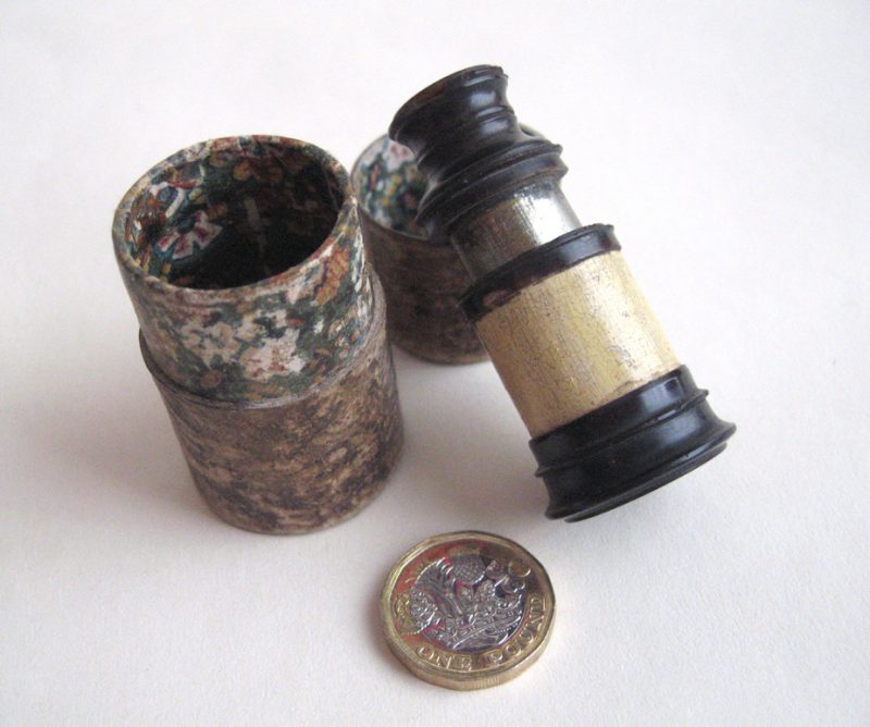 A TINY HORN MONOCULAR+CASE