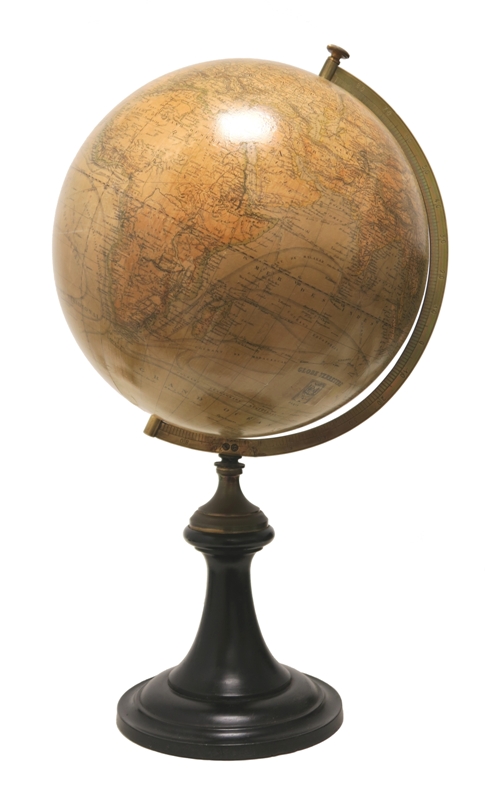 Globe Terrestre (piètement en bois noirci.)