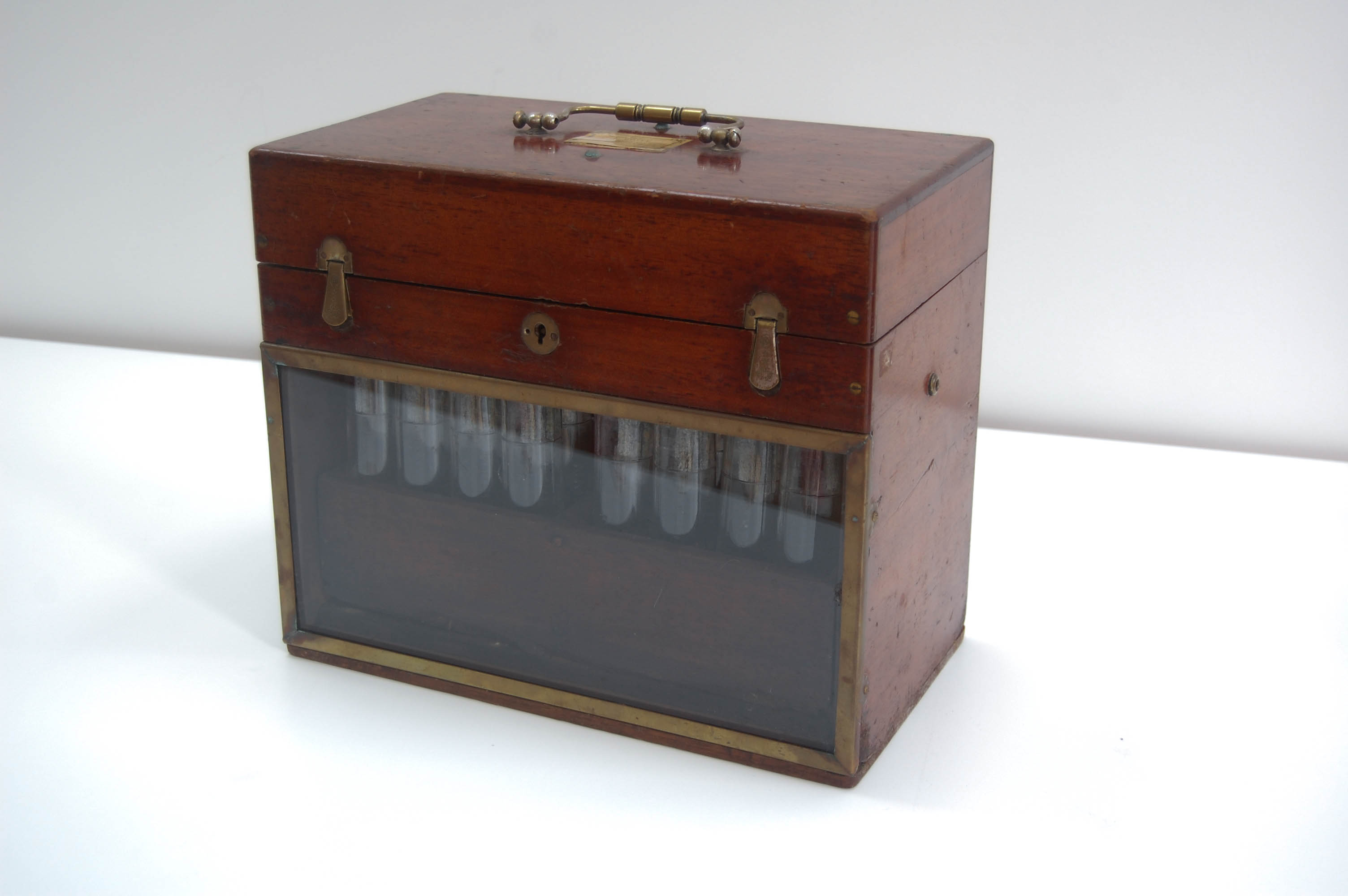 French Wet Cell Electrotherapy Machine by Charles Chardin of Paris