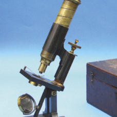 UNUSUAL HELICAL FOCUSSING MICROSCOPE BY DRING AND FAGE
