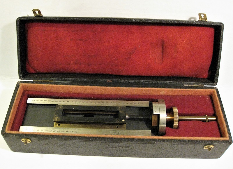 A very rare Cornu-type stage micrometer by Duboscq-Pellin for measuring the line of the ultraviolet spectrum, circa 1890
