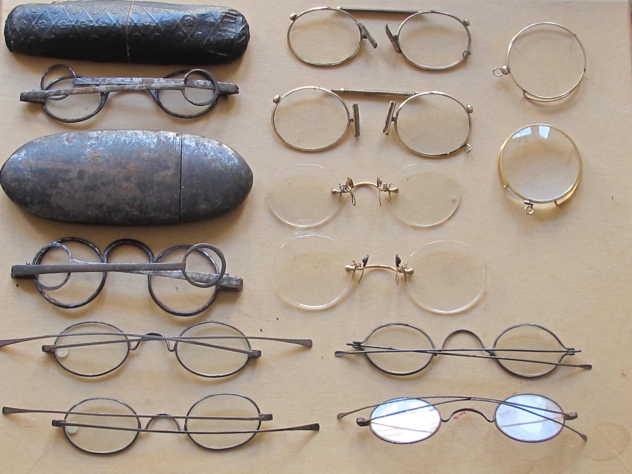 Spectacles Various