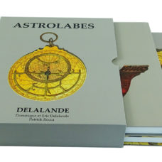 Book Astrolabes composed of 2 volumes of 304 pages each