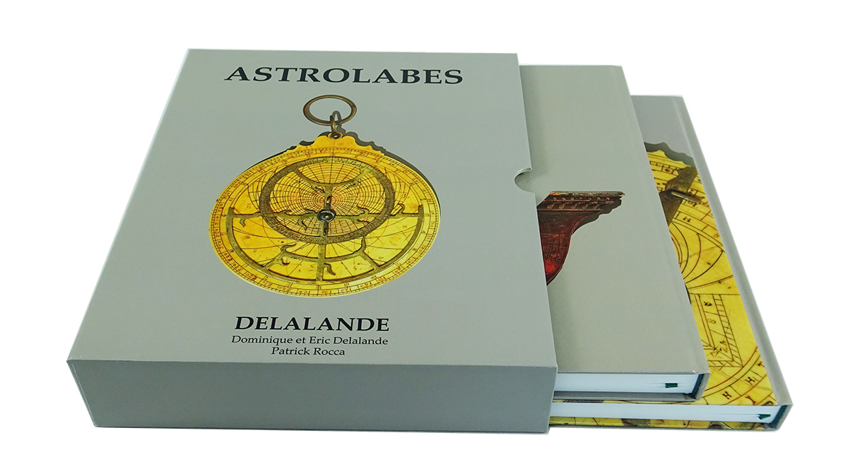 Book Astrolabes composed of 2 volumes of 304 pages each