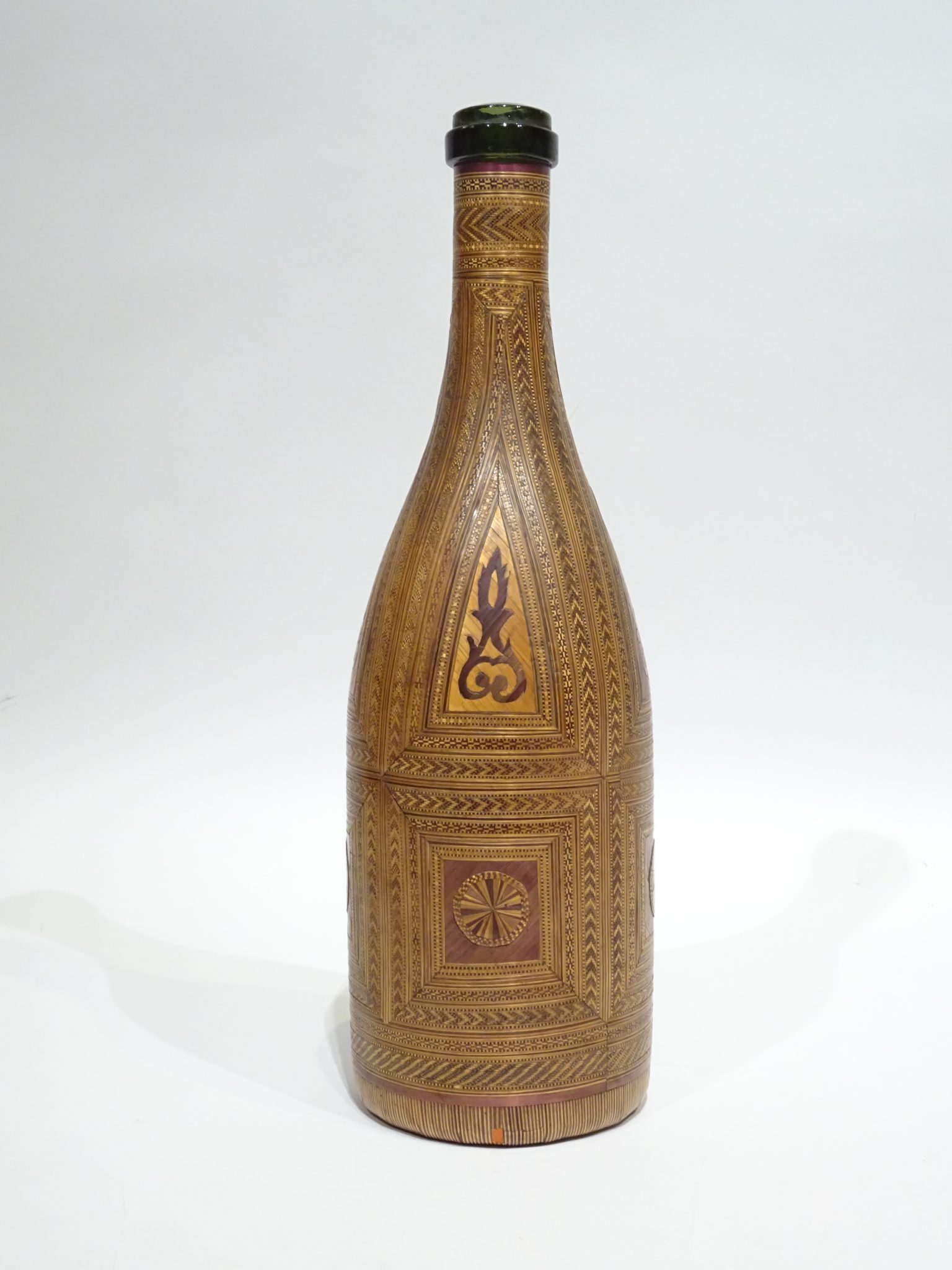 Straw and Glass bottle – POW work – early 19th century