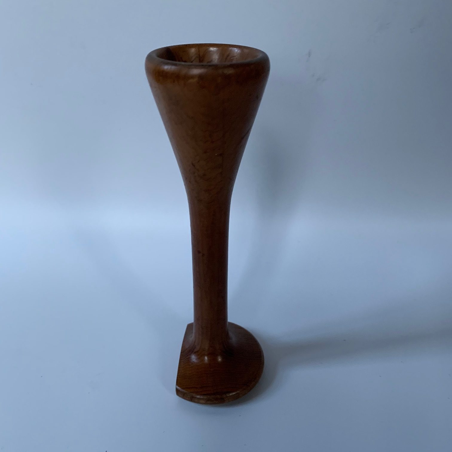 An unusual cut monaural stethoscope