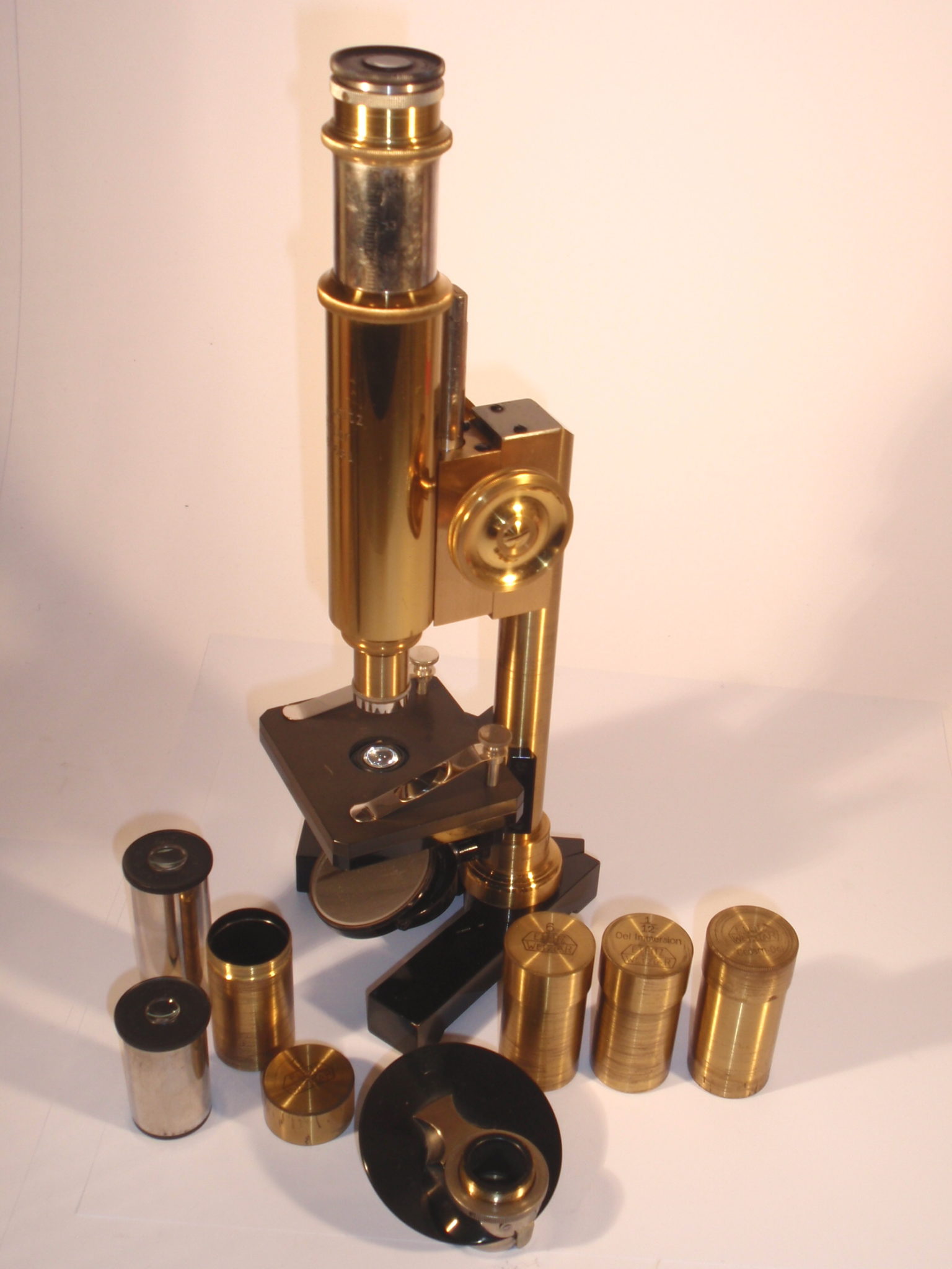 Fine Travel Microscope by Leitz, Wetzlar