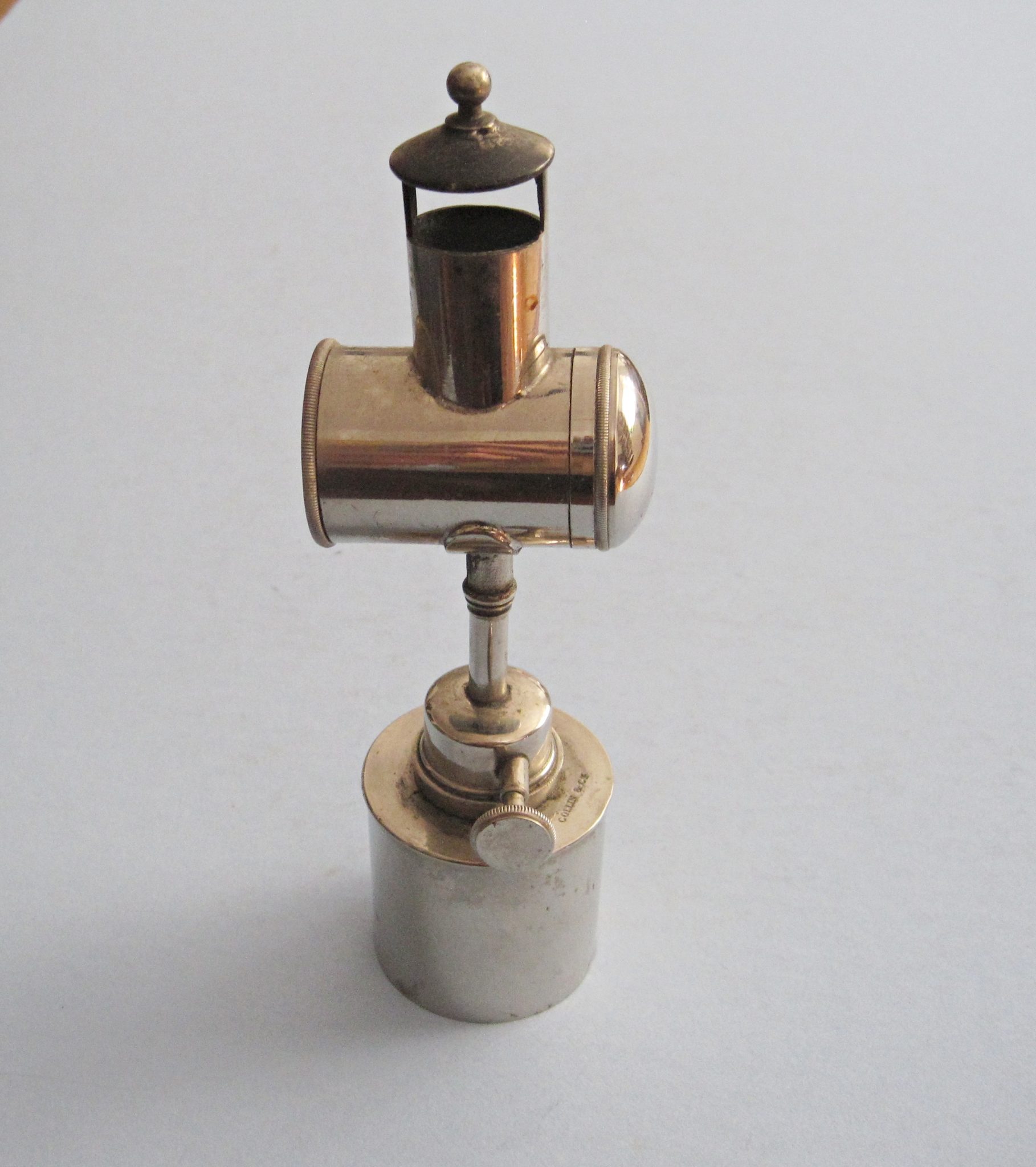 Collins’ Portable Laryngoscope Lamp
