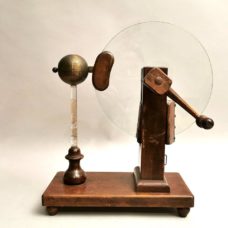 Late 19th century Winter type Electrostatic machine