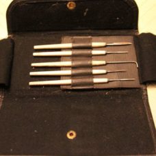 ~FINE AND COMPLETE SET OF OPHTHALMIC SCALPELS-BONE (I)-SIGNED~