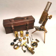 RARE FOLDING PORTABLE  CLINICAL  AND  FIELD MICROSCOPE  C.1900 Signed: “J.SWIFT & SON LONDON”  N°495