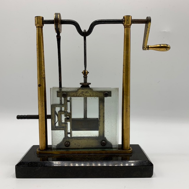 A teaching mechanical model of a pump or piston