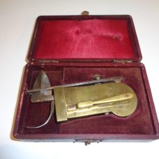 Early Scarrifier bloodletting instrument 18 century in original case