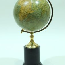 Terrestrial globe signed Périgot Mouraux Delagrave dated around 1860/70