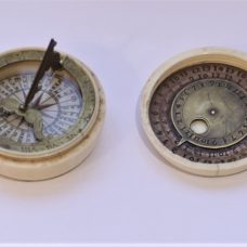 A pocket/travelling ivory sundial and lunar calendar, 18th century