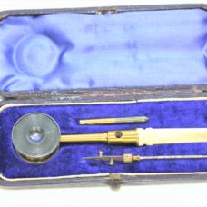 FINE COMPLETE POCKET MICROSCOPE IN ITS ORIG. CASE ,HANDLE IS BONE , GOOD CONDITION