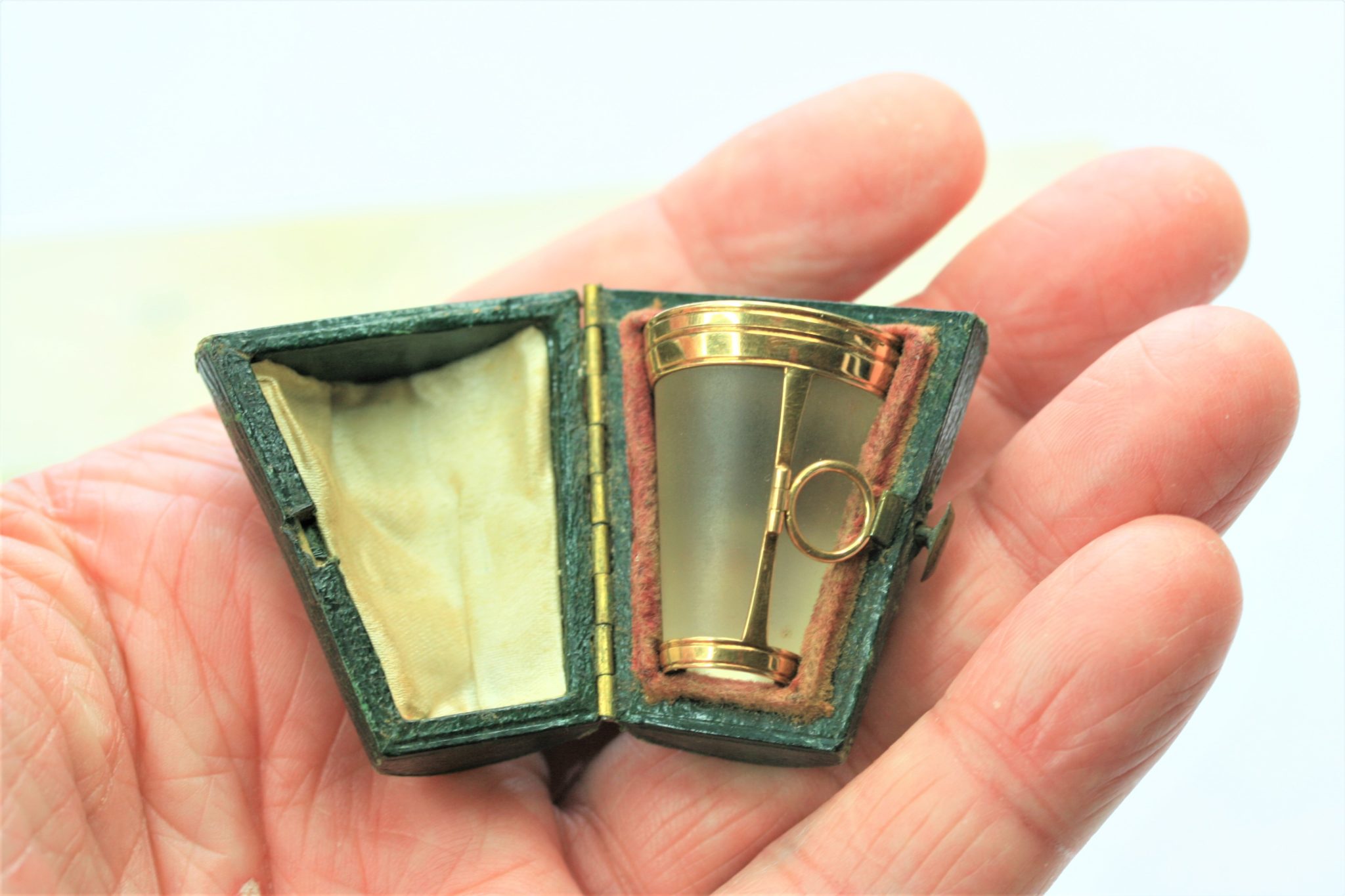 MINIATURE GOLD MOUNTS  AND GLASS SPYGLASS C1790, PROBABLY ITALIAN, EXCELLENT CONDITION WITH ITS LEATHER CASE