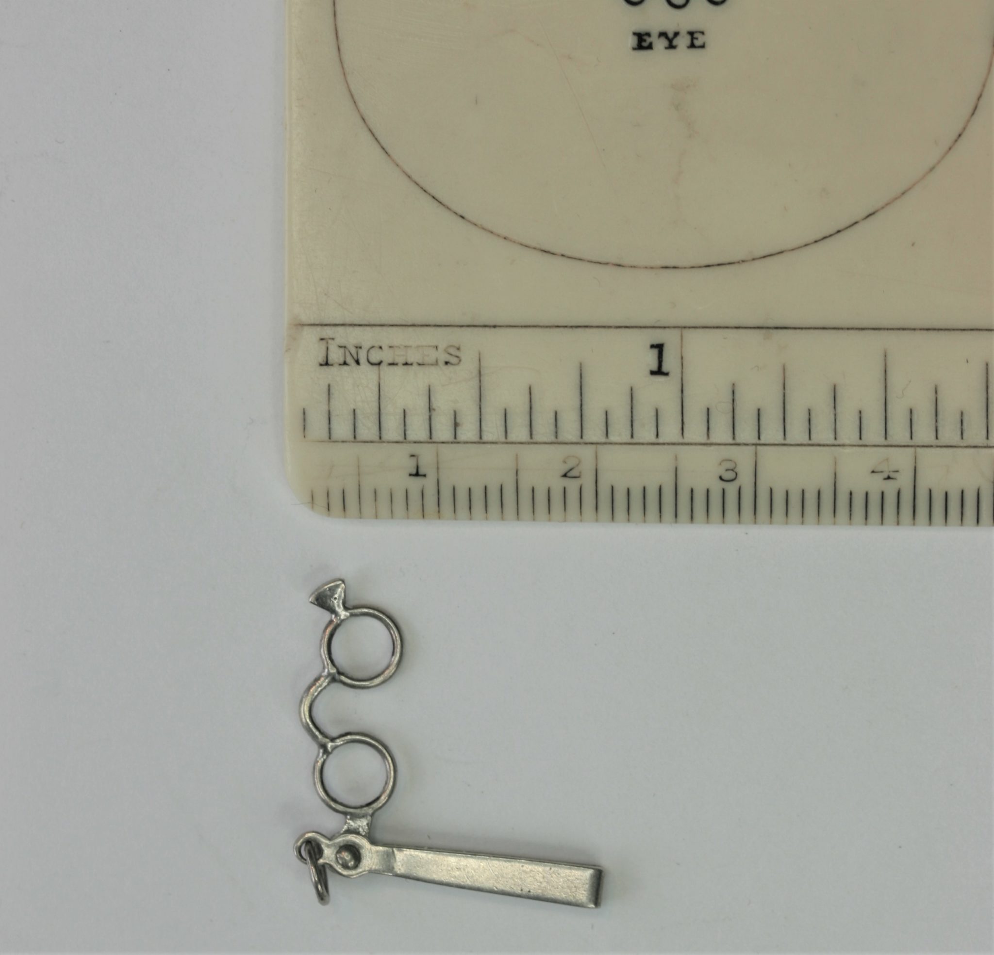 MINIATURE SMALL SILVER LORGNETTE SPECTACLES 0.75 IN. LONG !!  EXCELLENT CONDITION , NO LENSES
