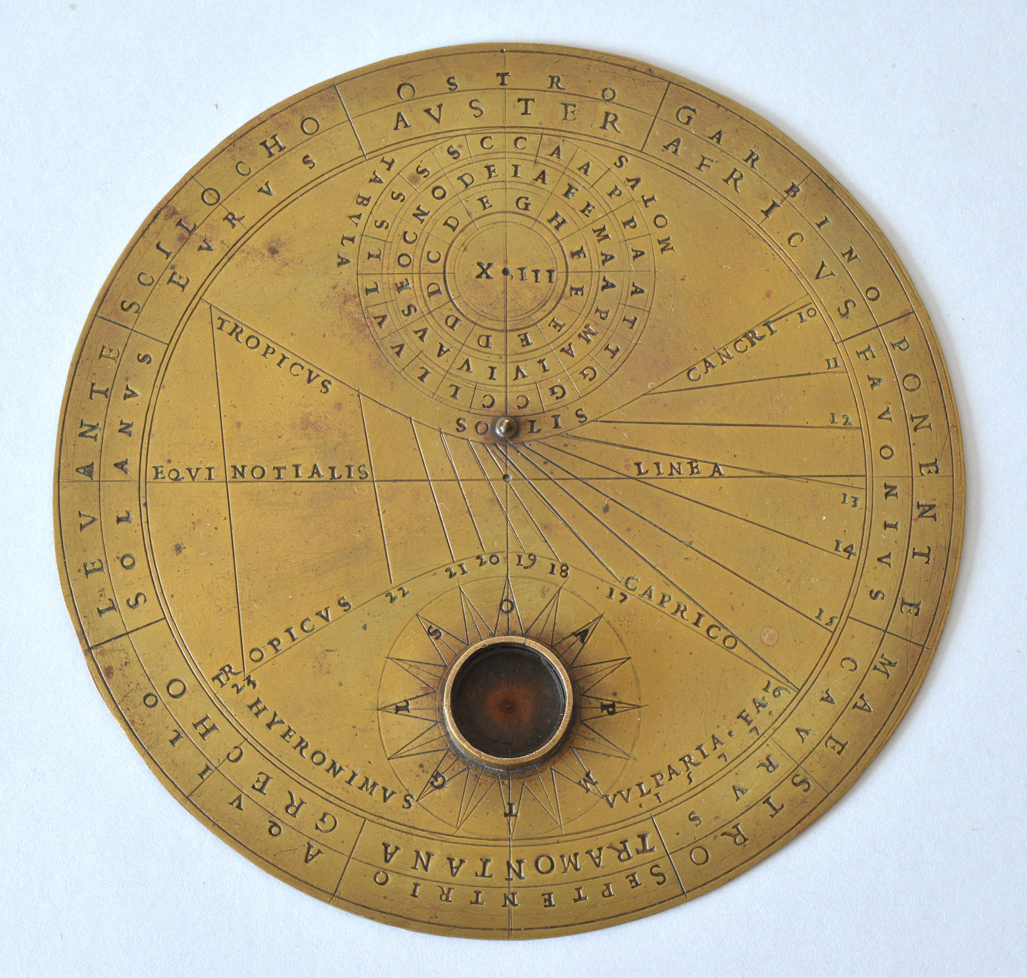 Rare round brass sundial signed HYERONIMVS VVLPARIA . FA (ciebat) 1577