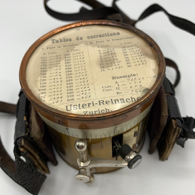 A Swiss Goldschmid pocket barometer, signed “Th. Usteri-Reinacher, Zurich, N. 3435”