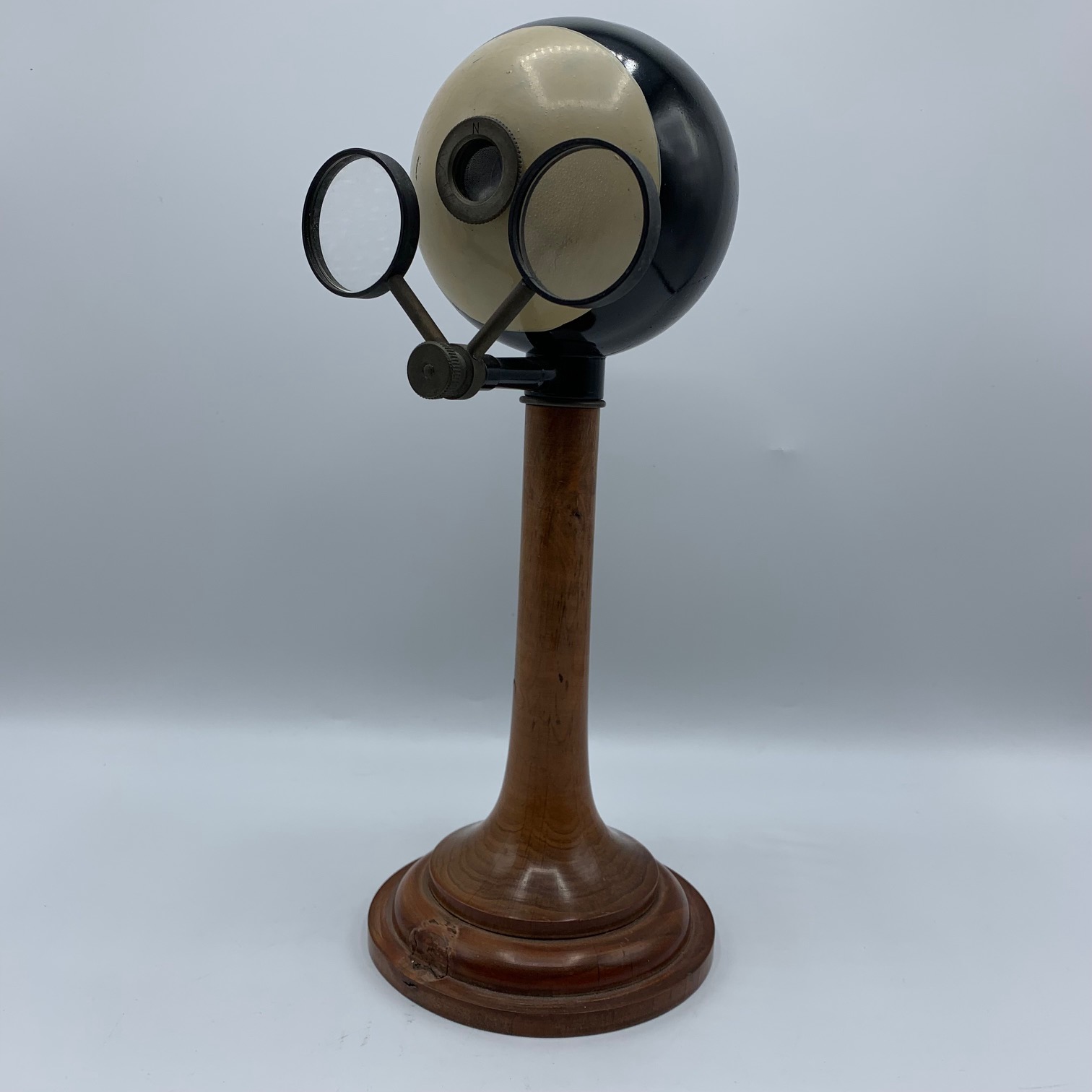 Antique optical eye model