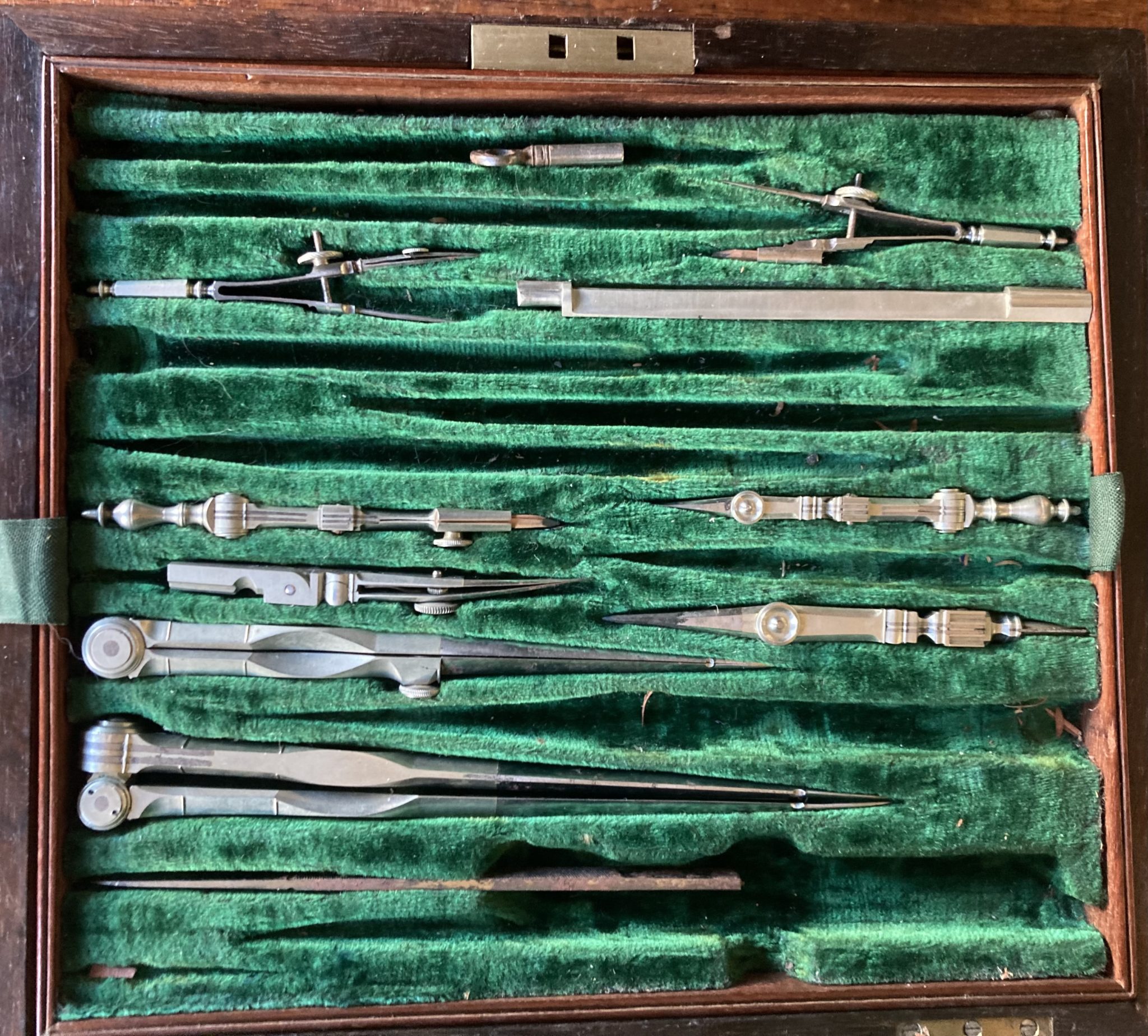 Good Part Set of Drawing Instruments with Three legged Dividers