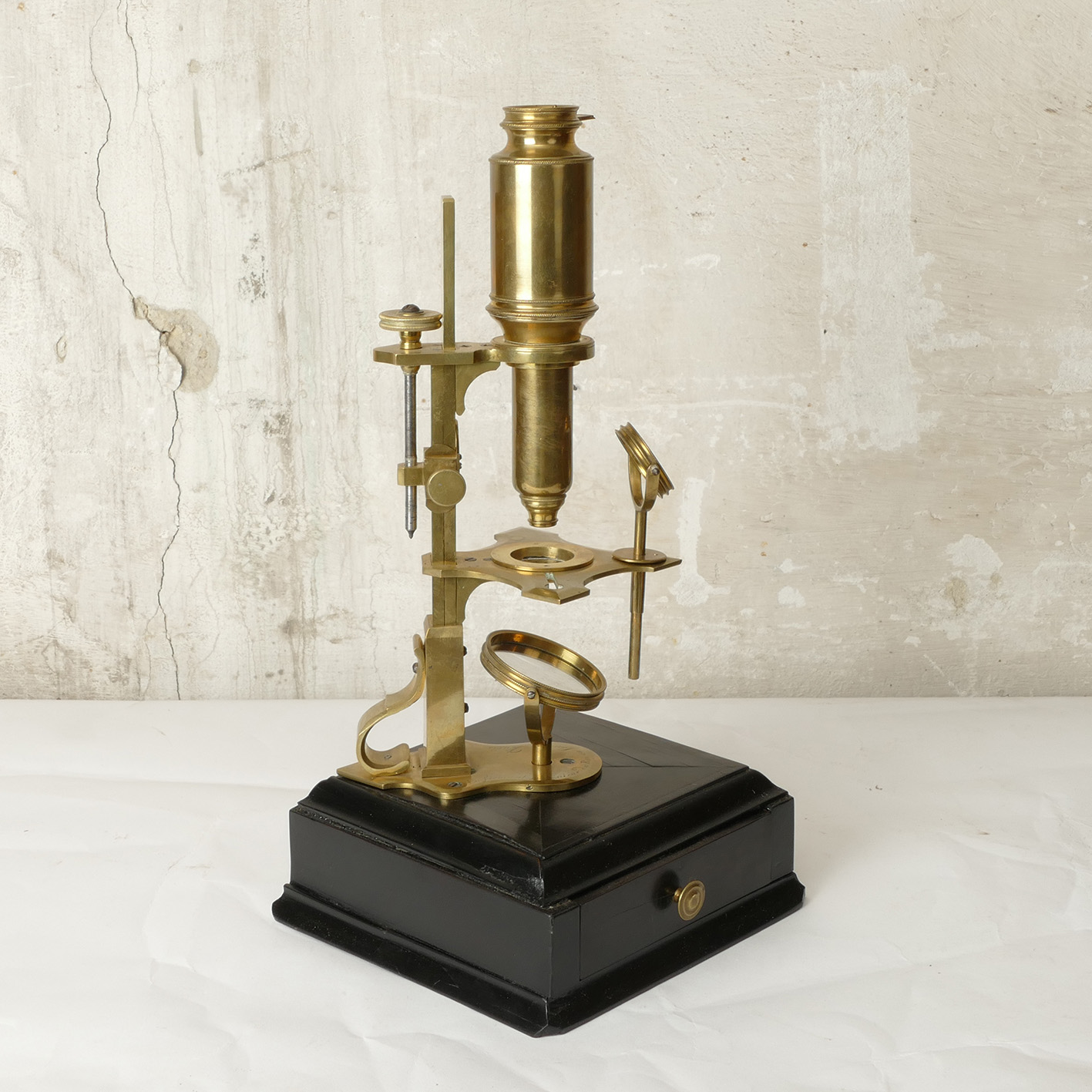 CUFF-TYPE MICROSCOPE by Claude-Siméon PASSEMANT (1702-1769)