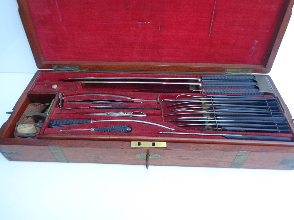 Beautiful 19th century surgical  medical instrument box