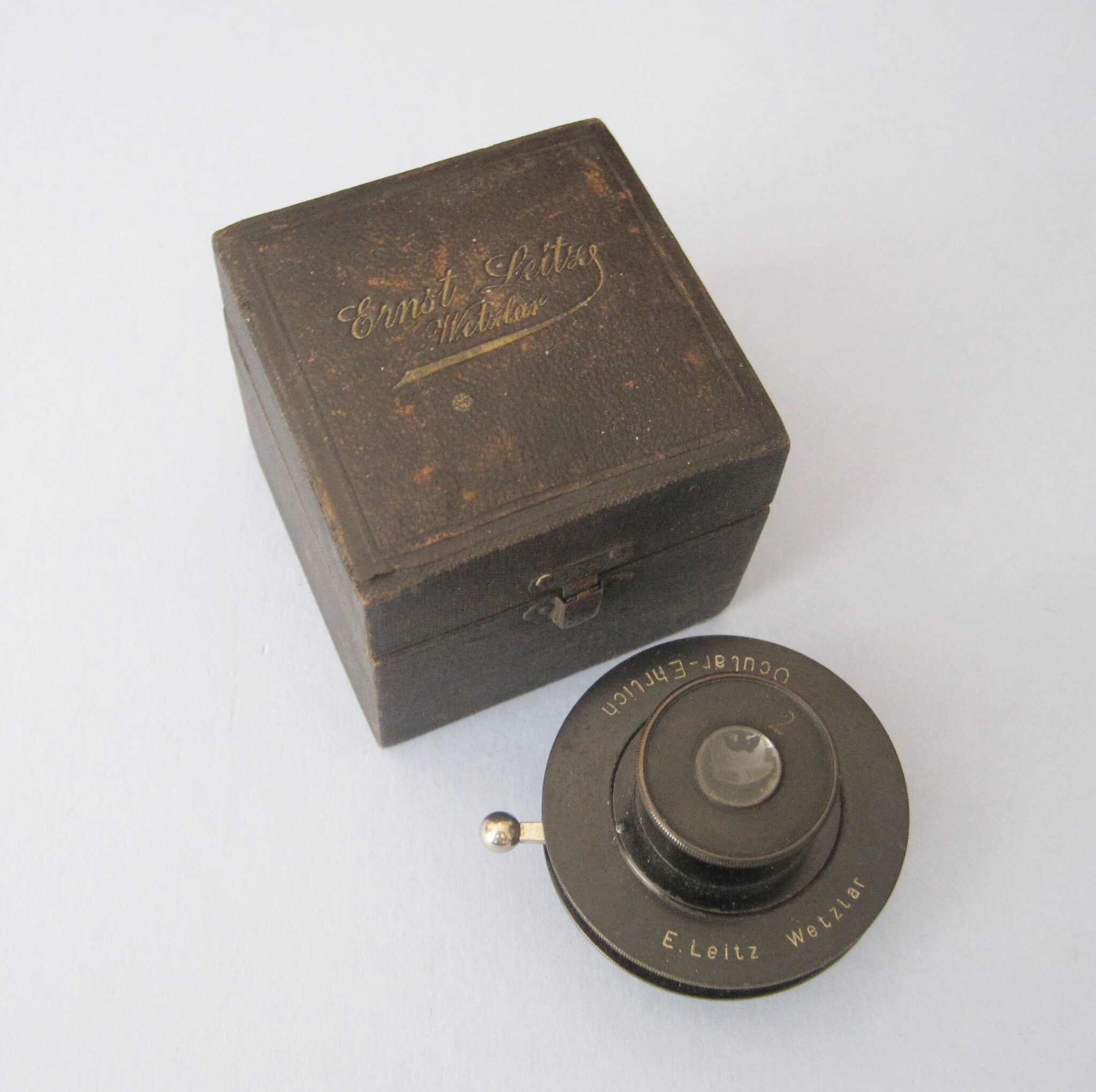 Paul Ehrlich’s Eyepiece for the Differential Count of Red and White Corpuscles in Stained Films