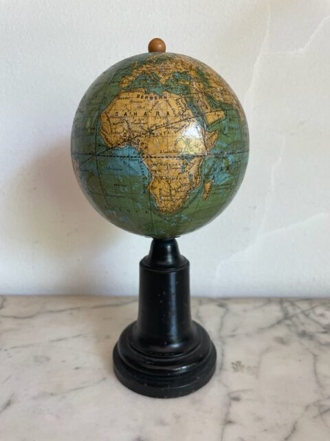 Miniature Terrestrial globe by Schotte de Berlin reviewed by Vivien De Saint Martin