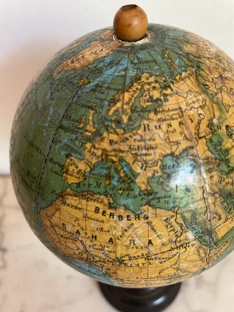 Schotte and Co. mini terrestrial globe