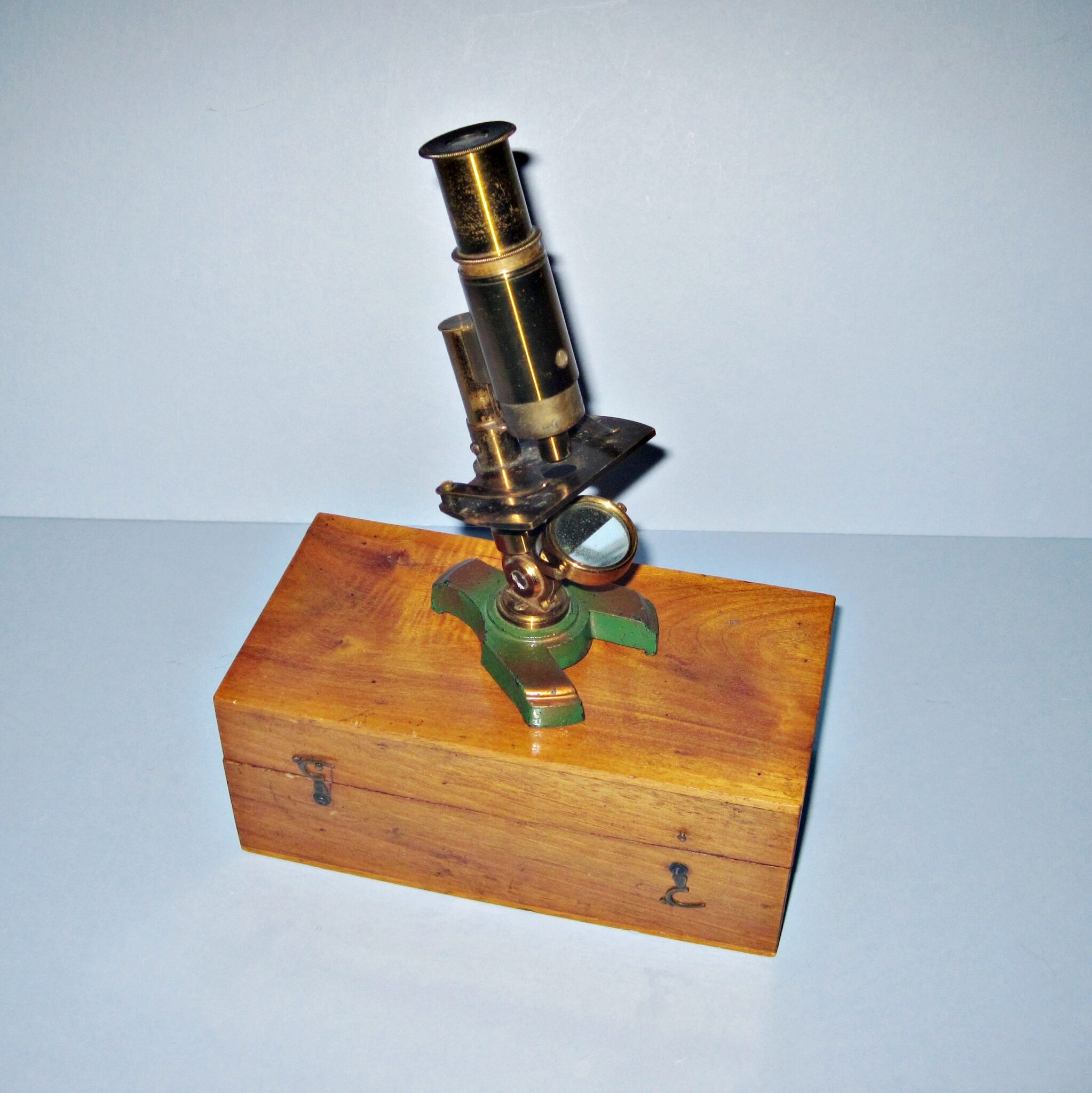 Late 19th-century compound monocular microscope
