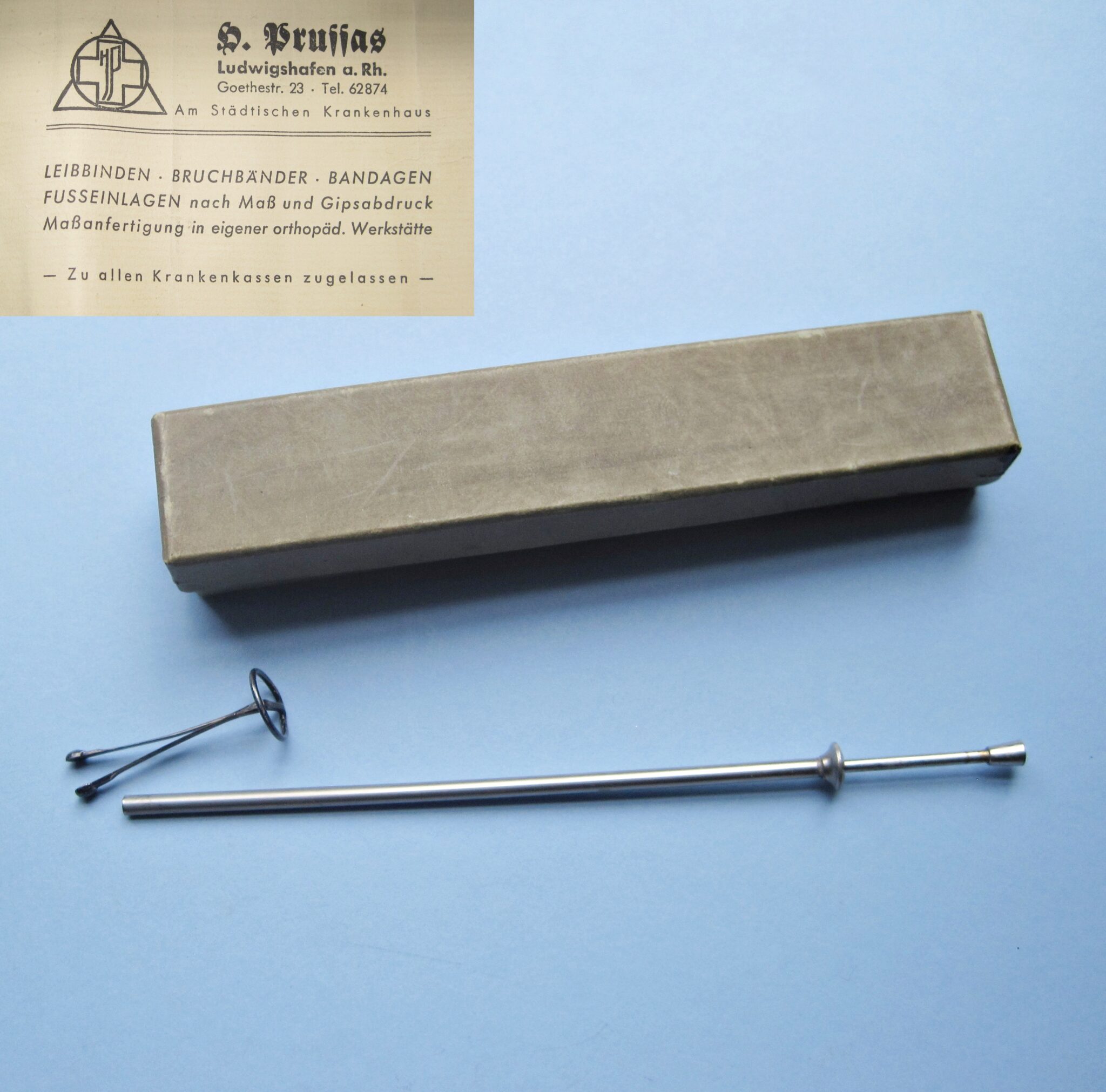 A c1920 German IUD with insertor.