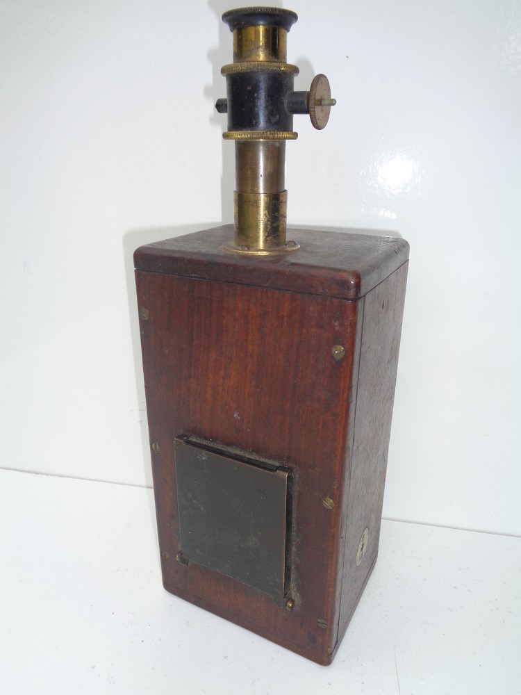 Special electric galvanometer with microscopic reader,19th century